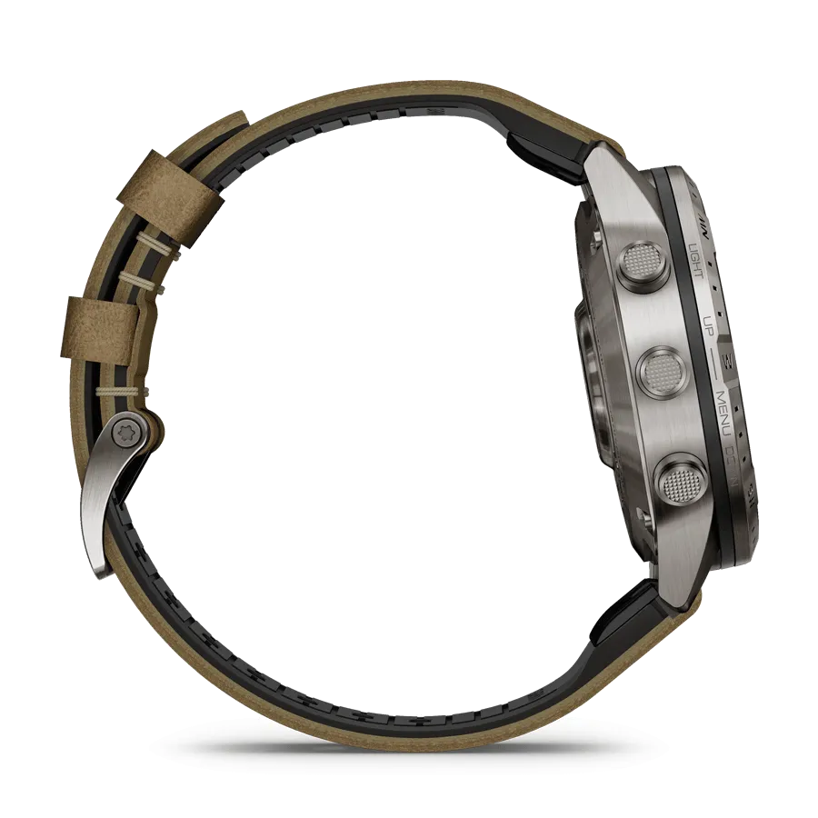 Reloj Garmin Marq Gen 2 Adventurer de titanio y zafiro con correa de cuero marrón y caucho negro de 46 mm