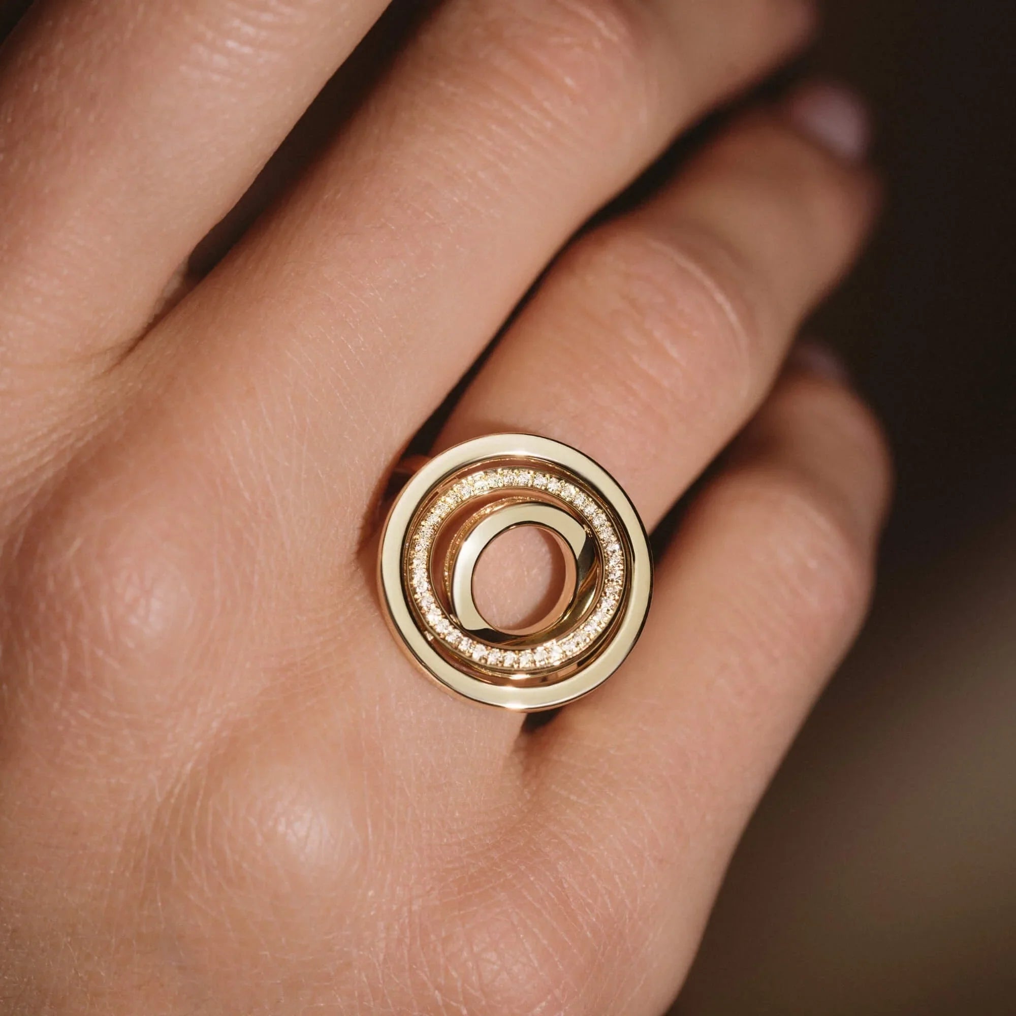 Anillo Lepage Alba en oro amarillo y diamantes