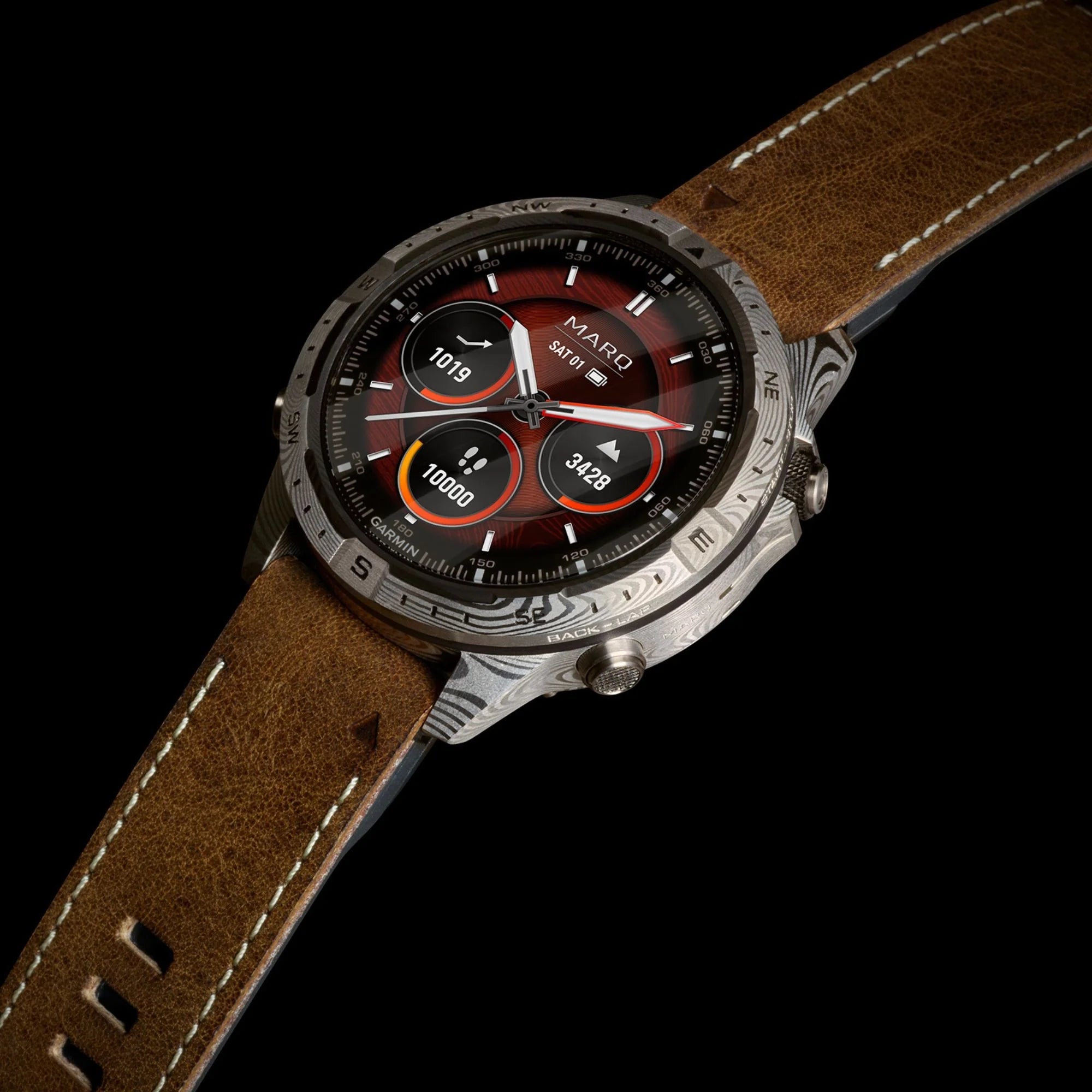 Reloj Garmin Marq Gen 2 Adventurer Damascus Steel Edition con correa de piel marrón y silicona negra de 46 mm